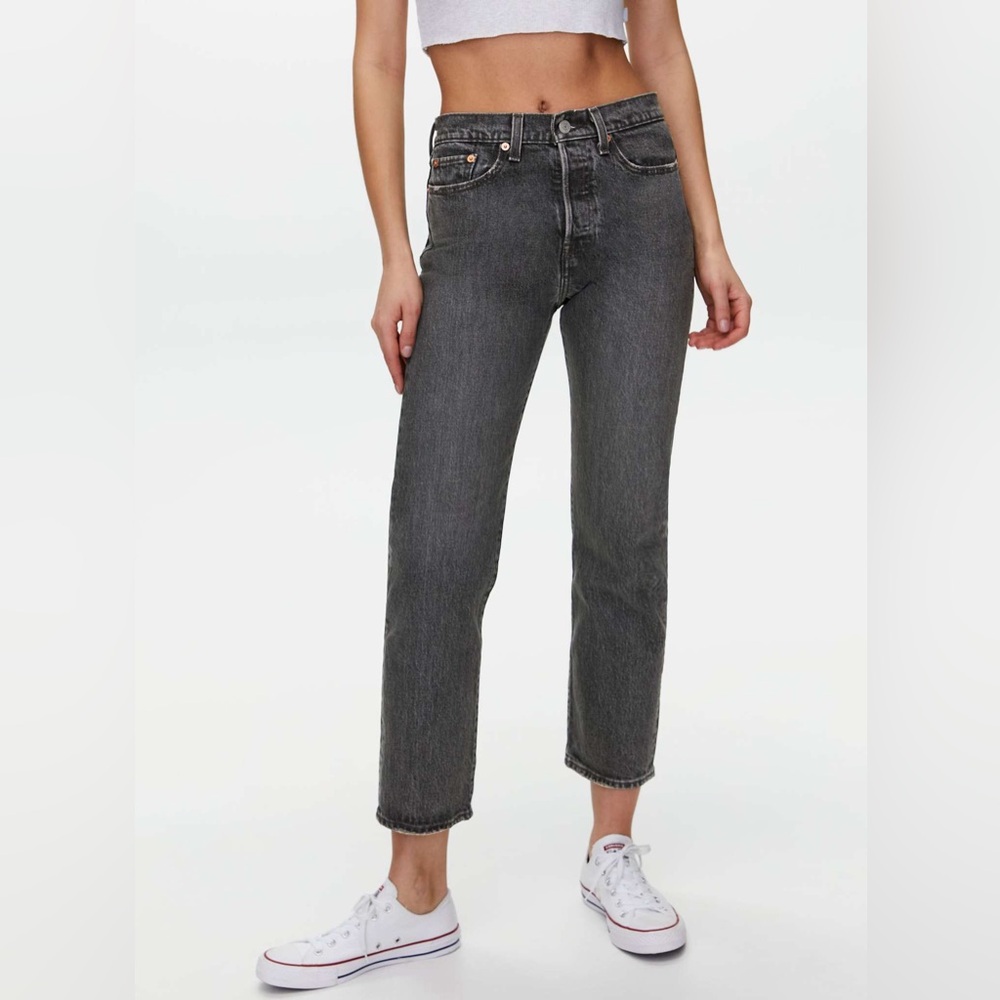 Levi’s Wedgie Straight Jeans Size 31 Grey Black High Rise Straight Leg Denim